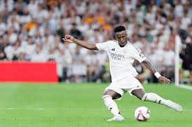 随着国际足 随着国际足